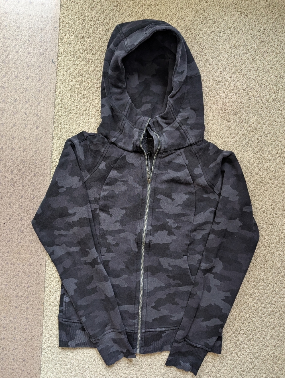 Lululemon Scuba Black Camo